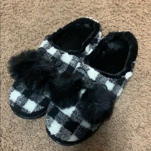 New Toms Slippers Size 9